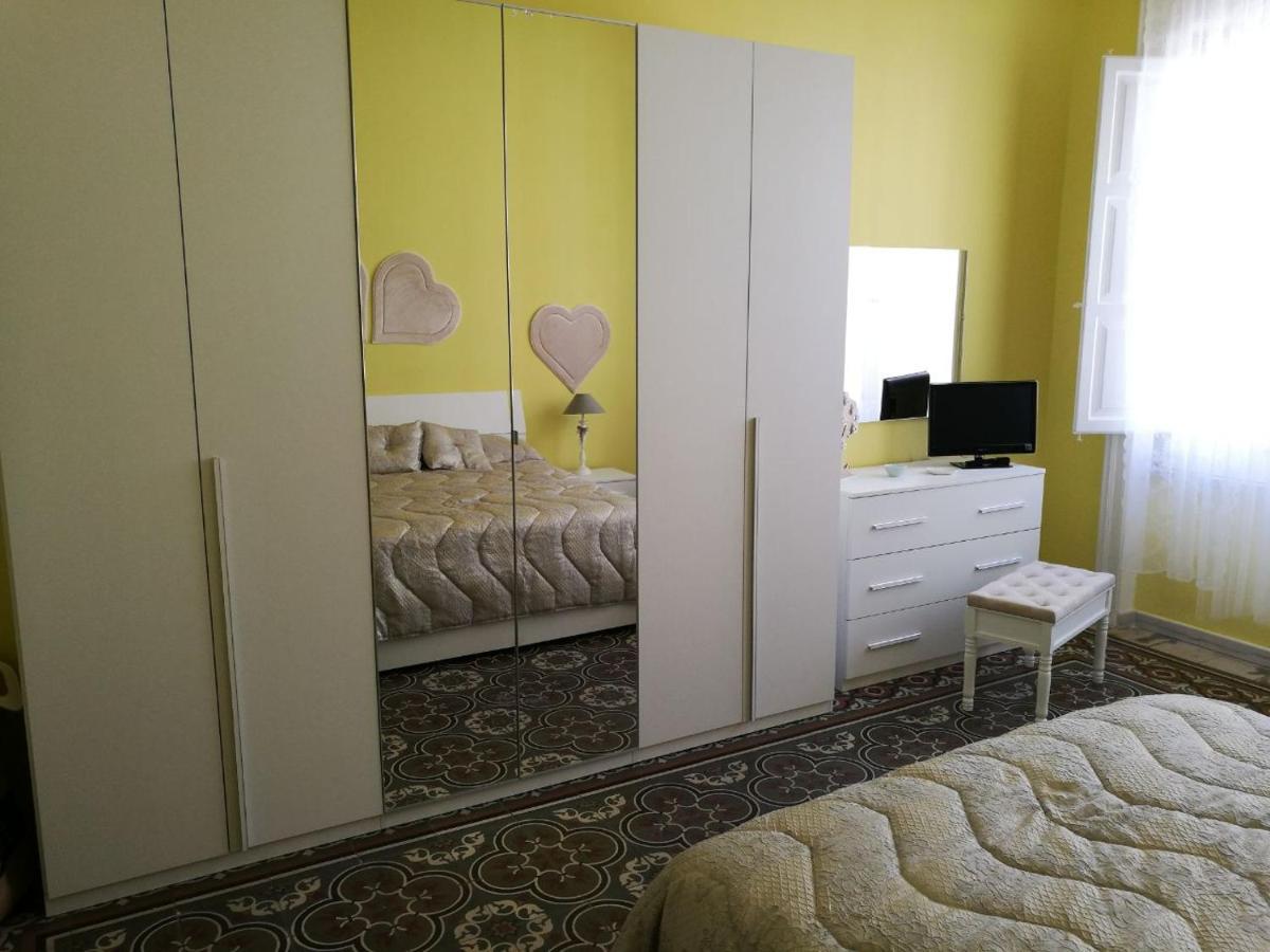 Appartamento cuore al centro di Taranto Esterno foto